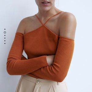 CUT OUT KNIT TOP